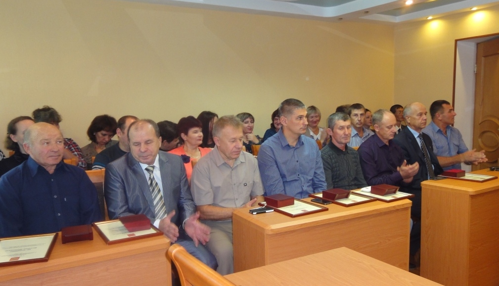 Вручение памятных медалей