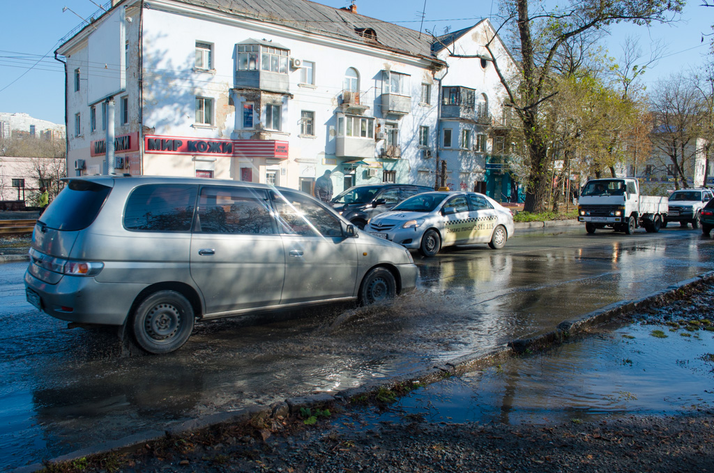 Горячая вода на трассу льется не один день