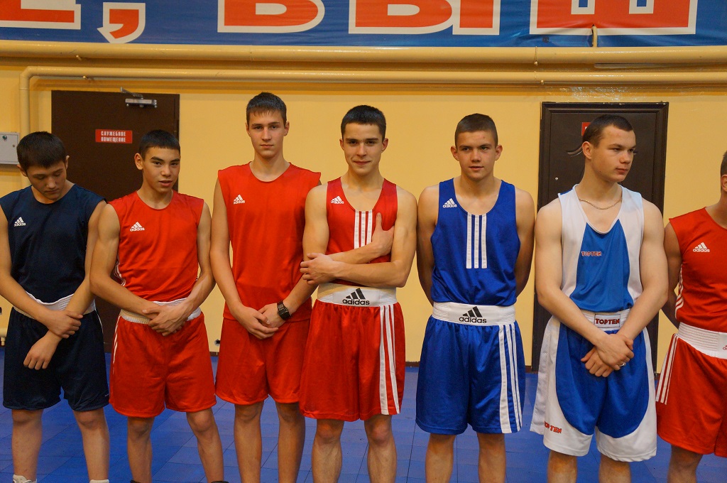 Ежегодный турнир по боксу памяти Евгения Бурмистрова собрал на Колыме 170 спортсменов