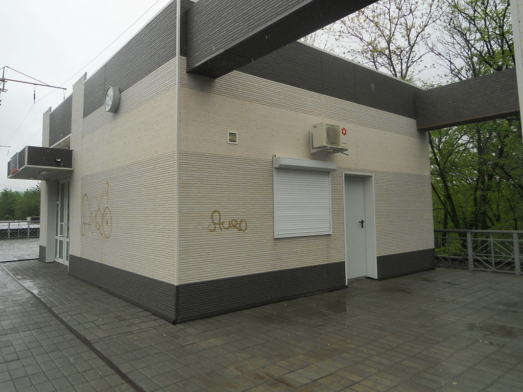 Граффити на новом фасаде