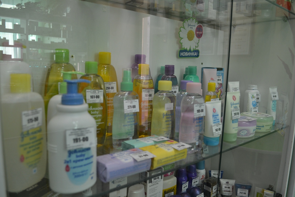 Скидки на все предлагают покупателям в аптеке "Бира-Фарм"