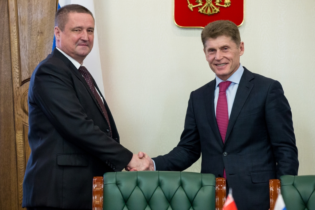 Леонид Заяц и Олег Кожемяко пресс-служба губернатора