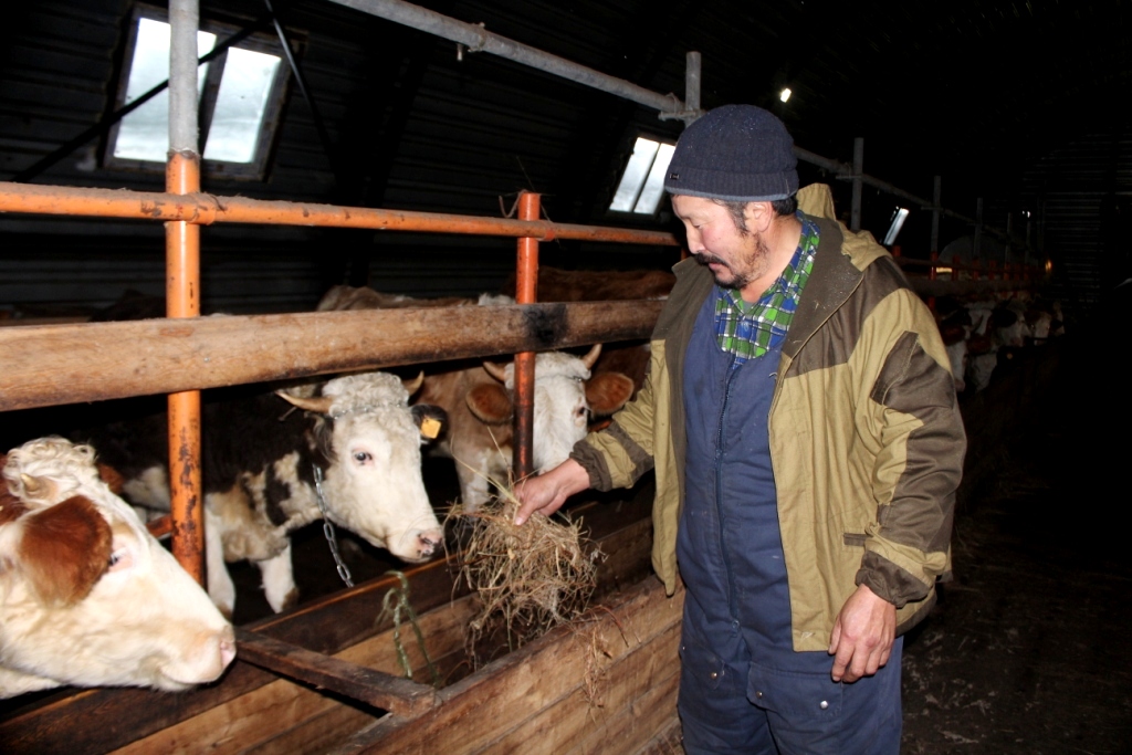 животновод Алексей Петров 