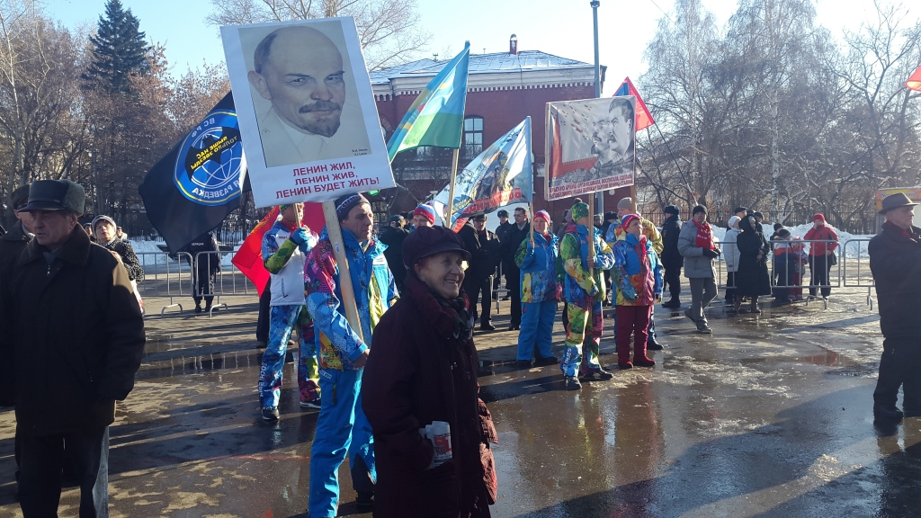 Порядок иркутск. 21 Сентября Иркутск митинг на стадионе труд. Новости Иркутск вчерашний выпуск митинг на труде. В Выгоничах митинг 7 апреля 2022 фото.