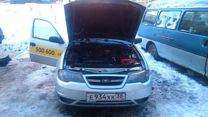 Шестой автомобиль с наклейками службы заказа такси "Максим" подожгли в Иркутске 