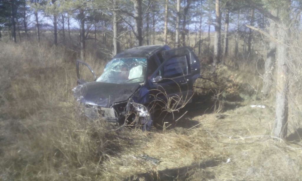 Водитель подшофе и без прав вылетел с трассы и перевернулся в ЕАО
