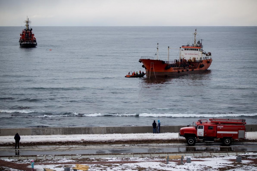 Ликвидация последствий аварии танкера на Сахалине