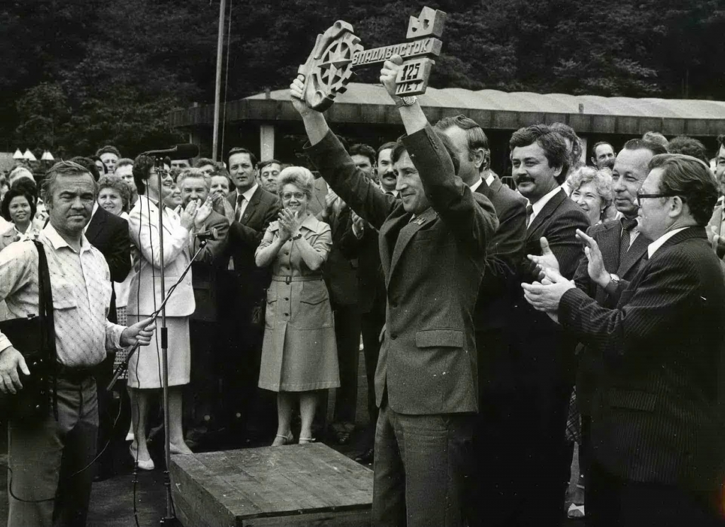 Депутаты городского Совета на открытии парка культуры и отдыха. 2 июля 1985 года