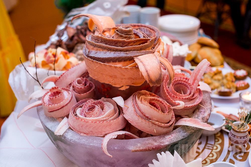 Блюда из рыбы и мяса презентовали в якутском ресторане "Чочур Муран"