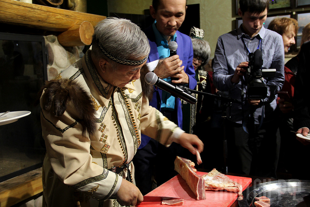 Вечер жеребятины прошел в якутском ресторане "Муус Хайа"