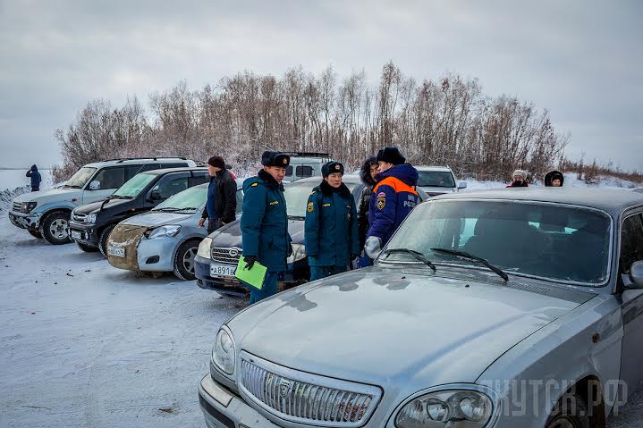 На ледовой переправе Хатассы-Павловск было приостановлено движение из-за наледи  пресс-служба администрации г. Якутска