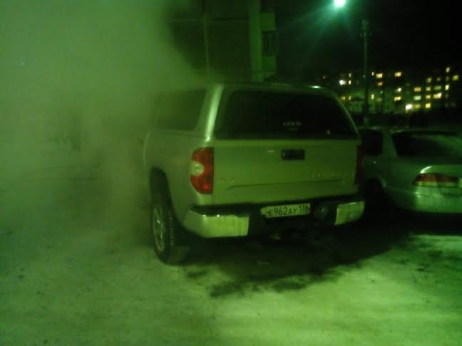 Автомобиль Toyota Tundra в Братске превратился в факел 