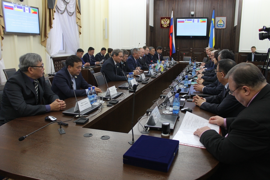 Встреча парламентариев трех регионов в Народном Хурале РБ