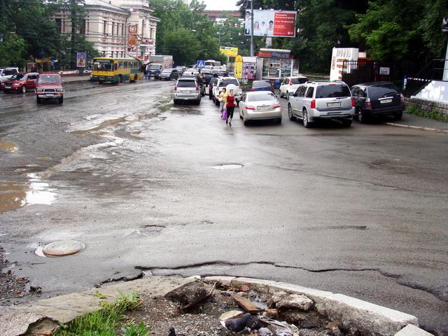 Переход через улицу Луцкого во Владивостоке Юрий Евдан