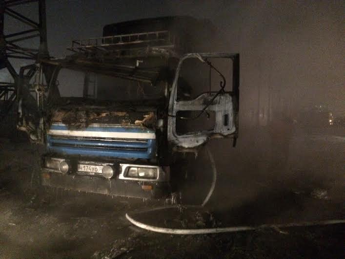 Автомобили Honda Stream и Isuzu Giga горели в Иркутске за сутки 