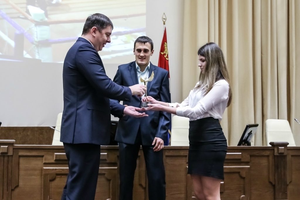 Награжден Чемпион мира по кикбоксингу, самый титулованный приморский кикбоксёр Александр Захаров