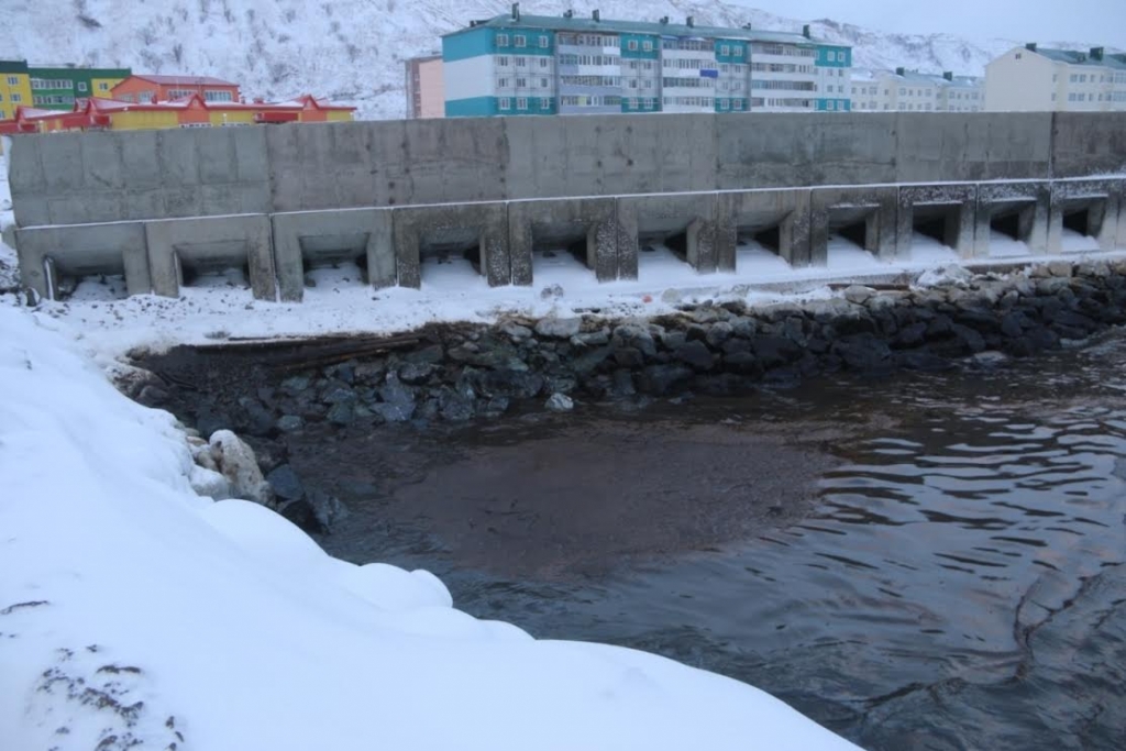 Новый выброс мазута с танкера ""Надежда" произошел в Невельске