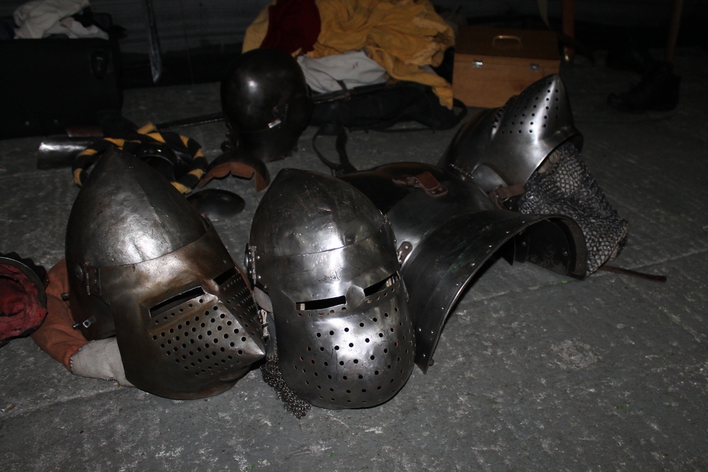 Образцы рыцарских шлемов