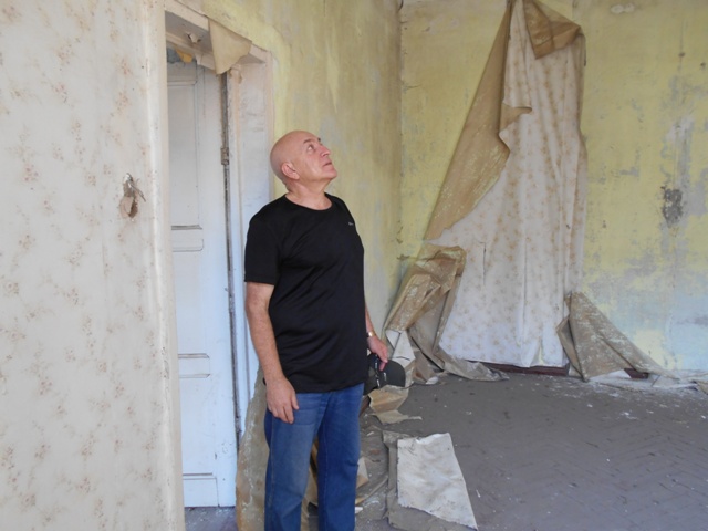 В этой комнате Волоховы жили после приезда в ГДР