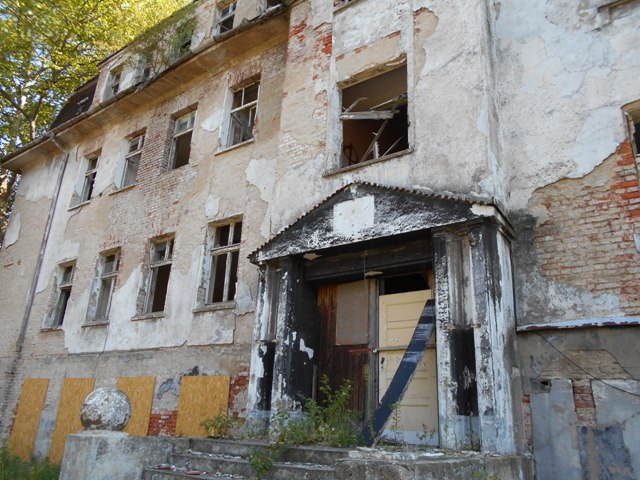 За такой вид бывшей советской казармы извинялась немка