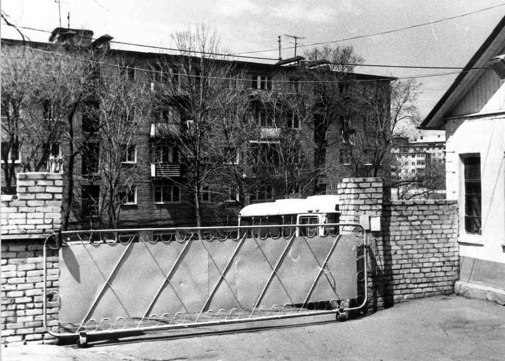 Пересылка. Вход в экипаж. Снимок 1990 года  Из архива В. М. Маркова