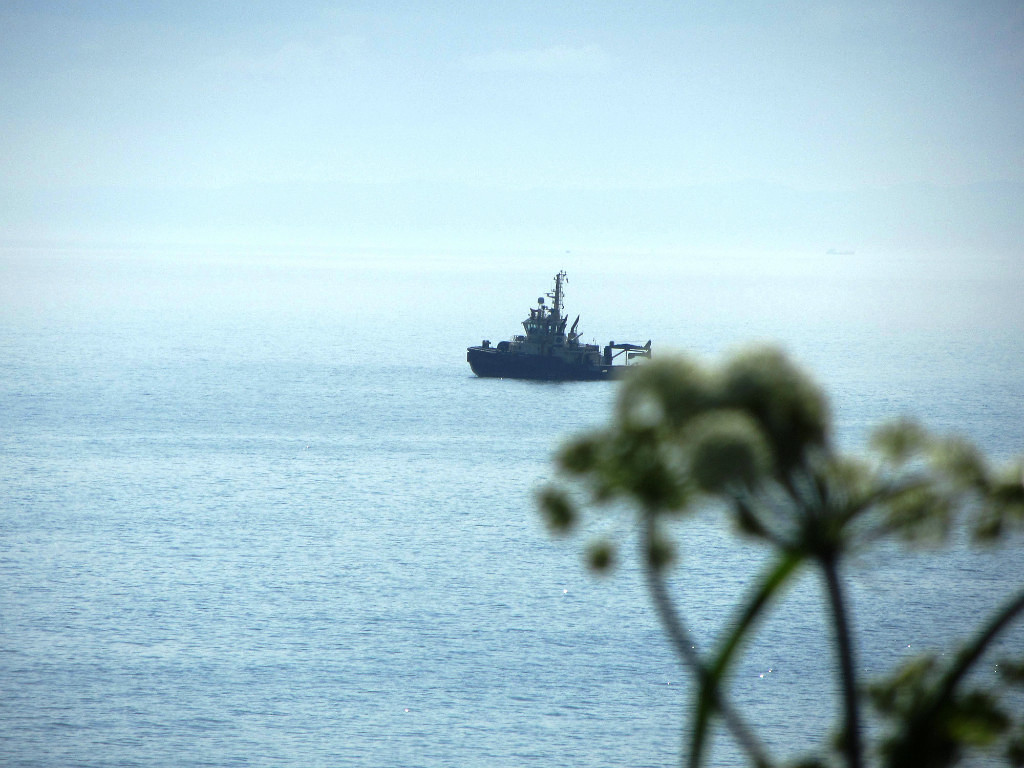 В море Петр Цырендоржиев, SakhalinMedia