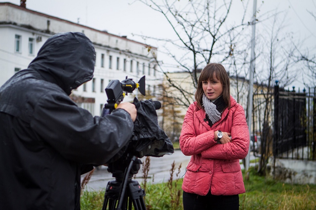 Екатерина Исаева с оператором