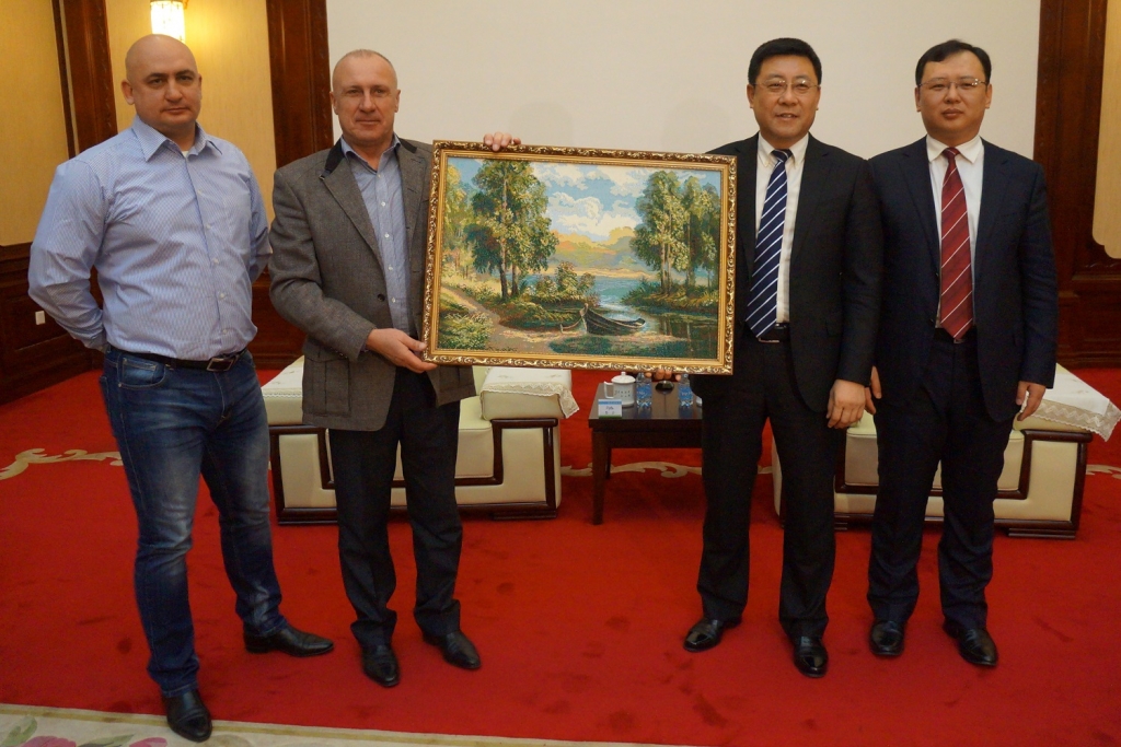 Перспективы сотрудничества обсудили главы Уссурийска и Данина