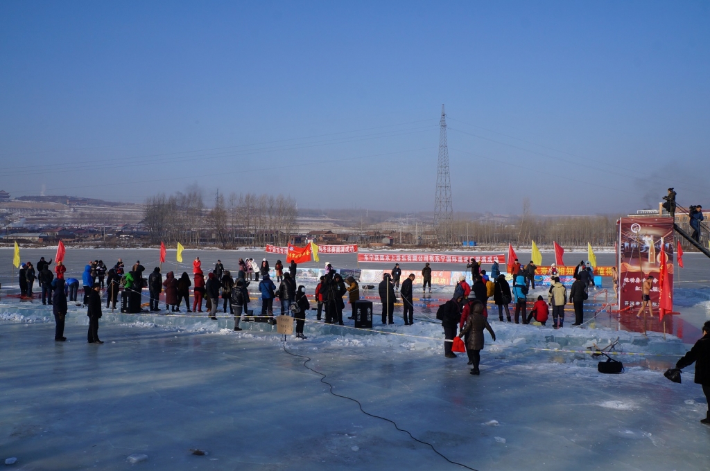 Первые международные соревнования