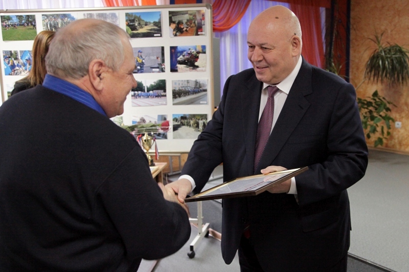 депутаты Законодательного Собрания поздравили РО ДОСААФ с 89-й годовщиной организации