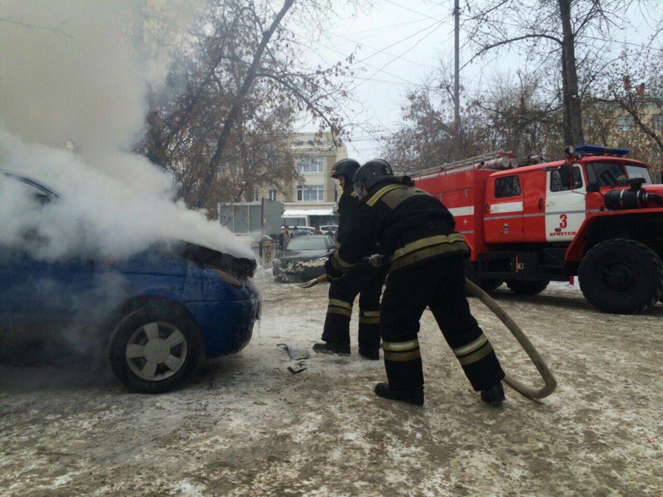 Daewoo Matiz сгорел на Декабрьских Событий в Иркутске