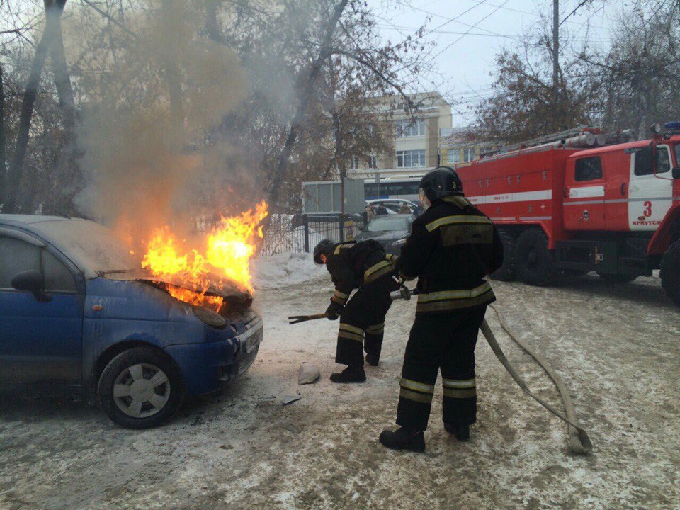 Daewoo Matiz сгорел на Декабрьских Событий в Иркутске Пресс-служба ГУ МЧС России по Иркутской области