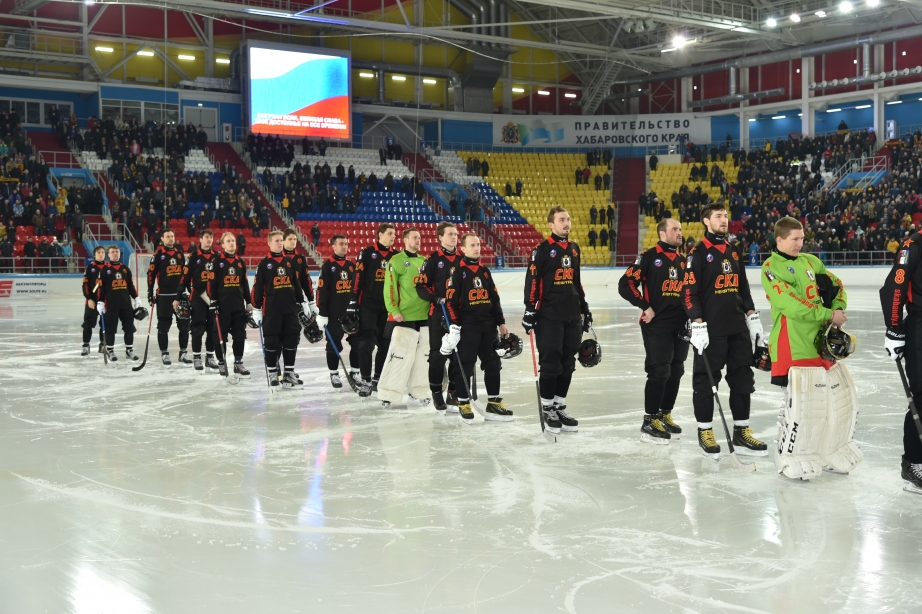 Губернатор Хабаровского края наградил чемпионов мира по хоккею с мячом 2016 года