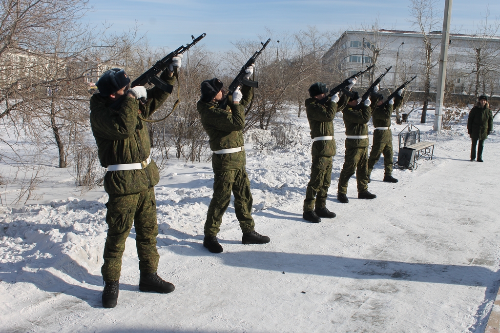 Воинский салют в память павших