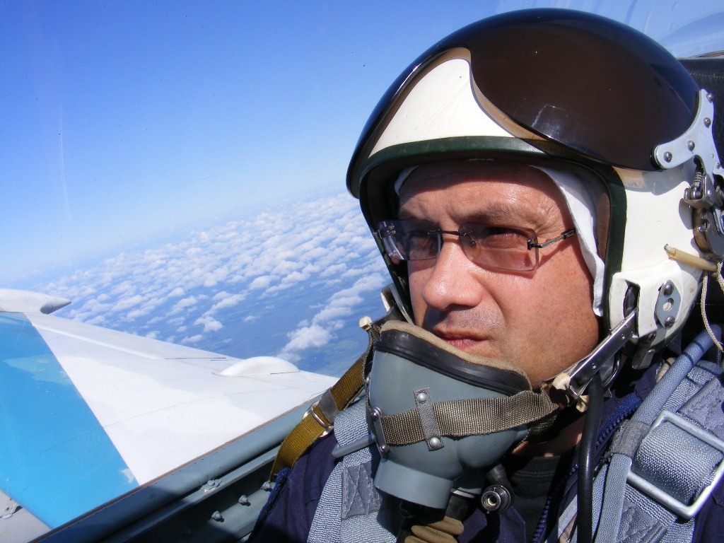 Анисимов на учебно-тренировочном самолете Л-39