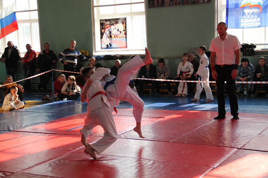 Соревнования по борьбе не-ваза