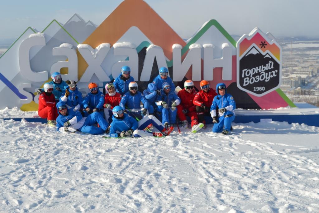 Сборная России по ски-кроссу тренируется на сахалинском "Горном воздухе" Пресс-служба облминспорта