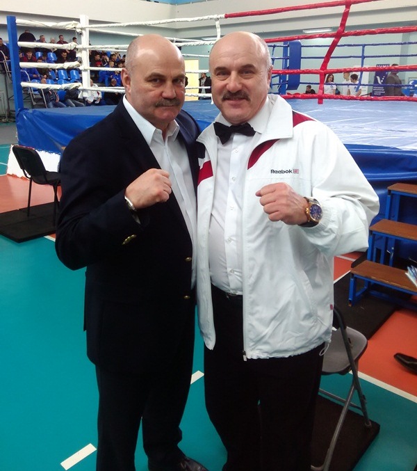 Олимпийский чемпион Вячеслав Яновский и судья соревнований Михаил Рабичев