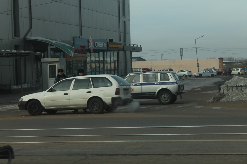 Пост у торгового центра "Сибирь"