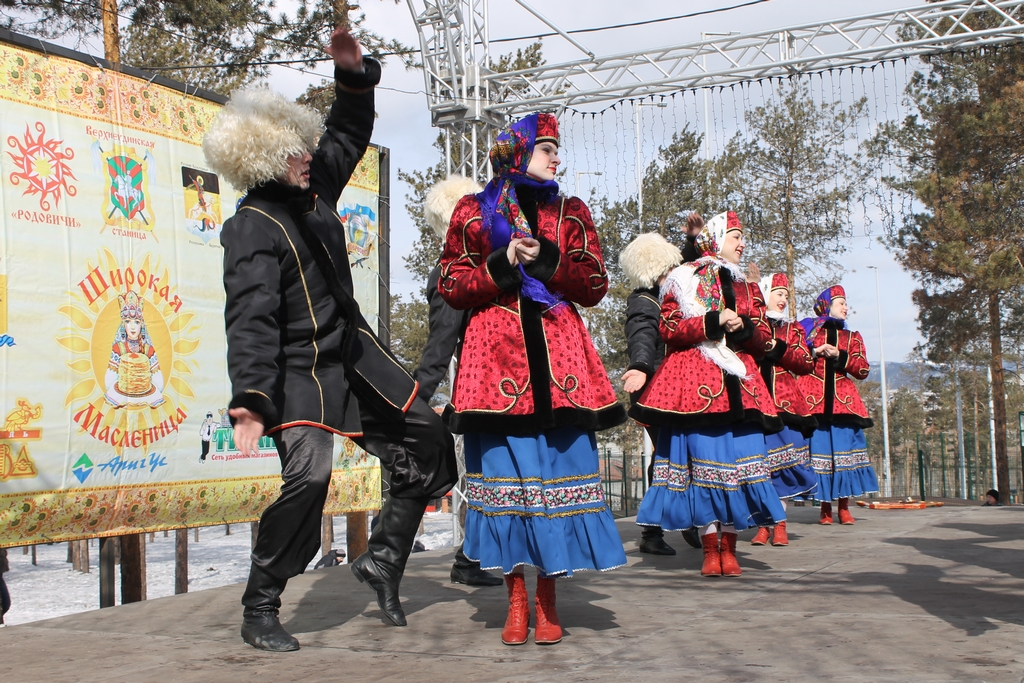 Пляски казачьих ансамблей