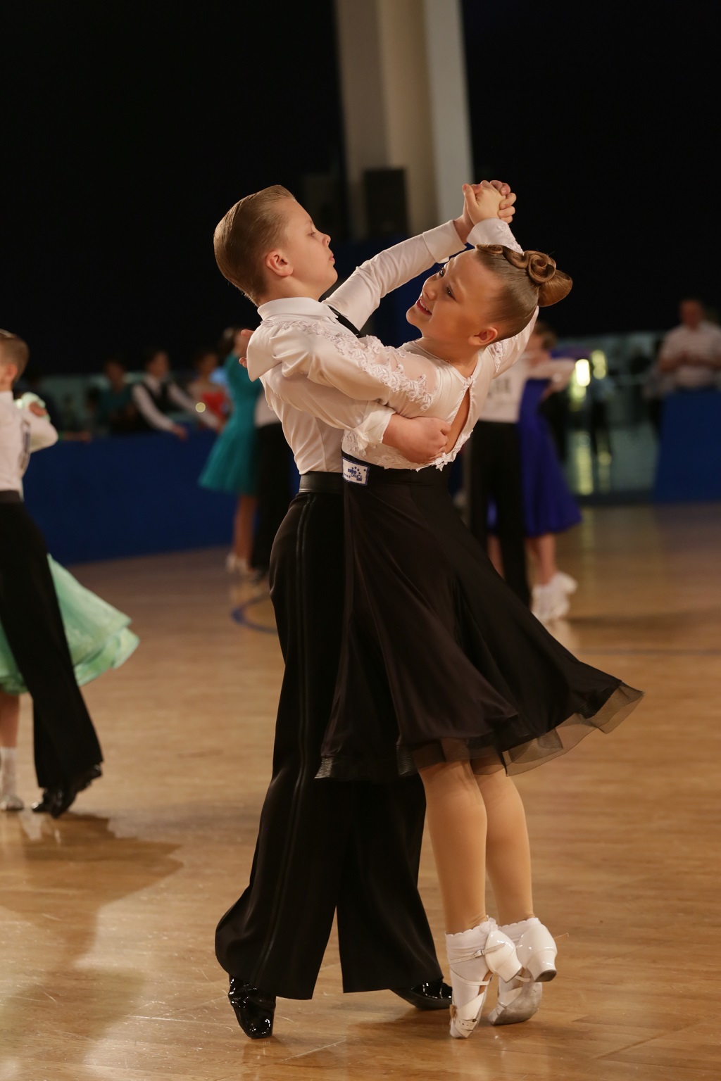 Юные магаданцы блестяще выступили на открытом международном фестивале спортивного танца