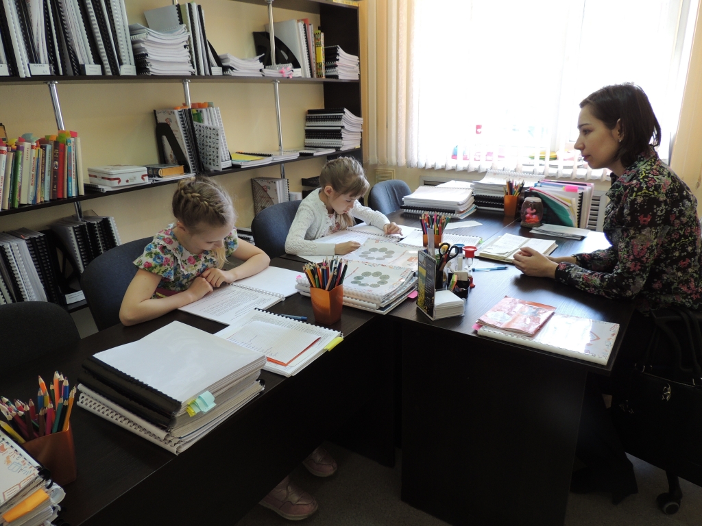 Занятия в школе скорочтения и развития интеллекта "IQ 007"