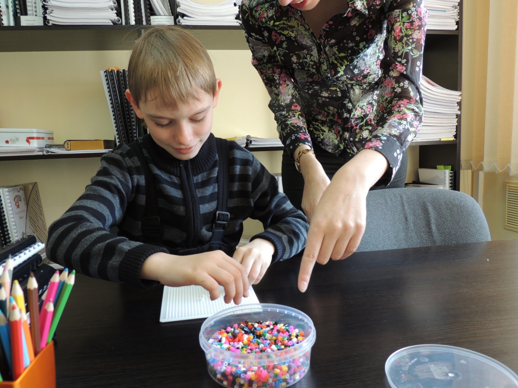 Занятия в школе скорочтения и развития интеллекта "IQ 007"