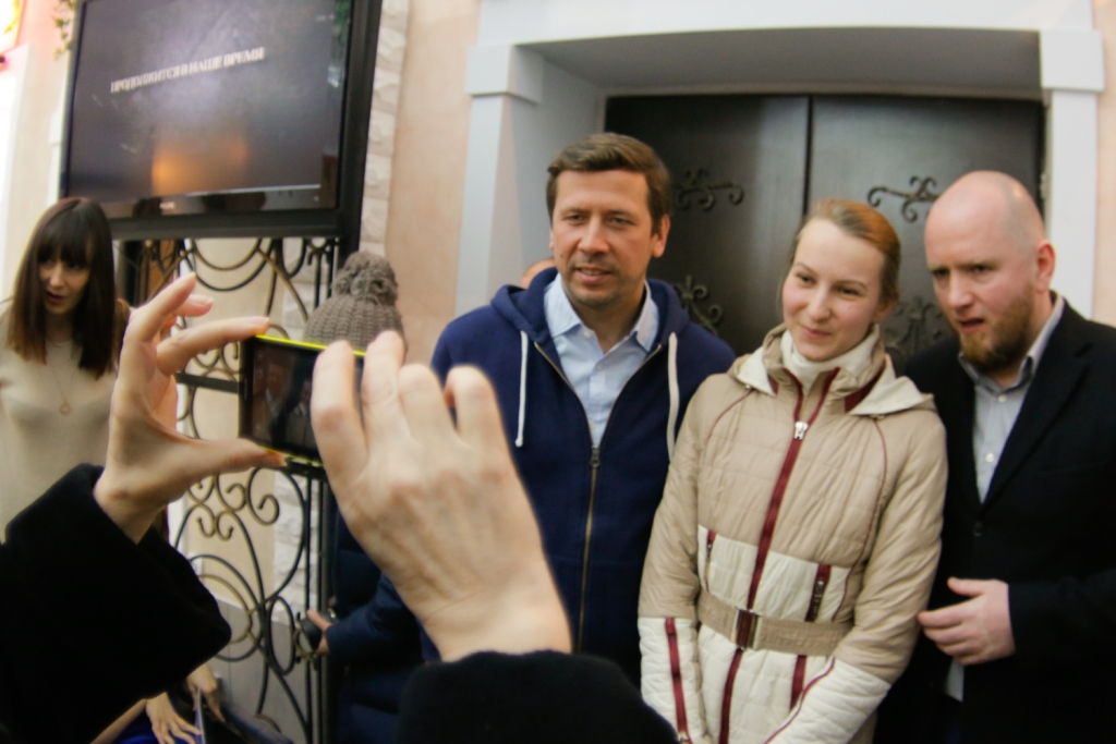Фото с поклонниками