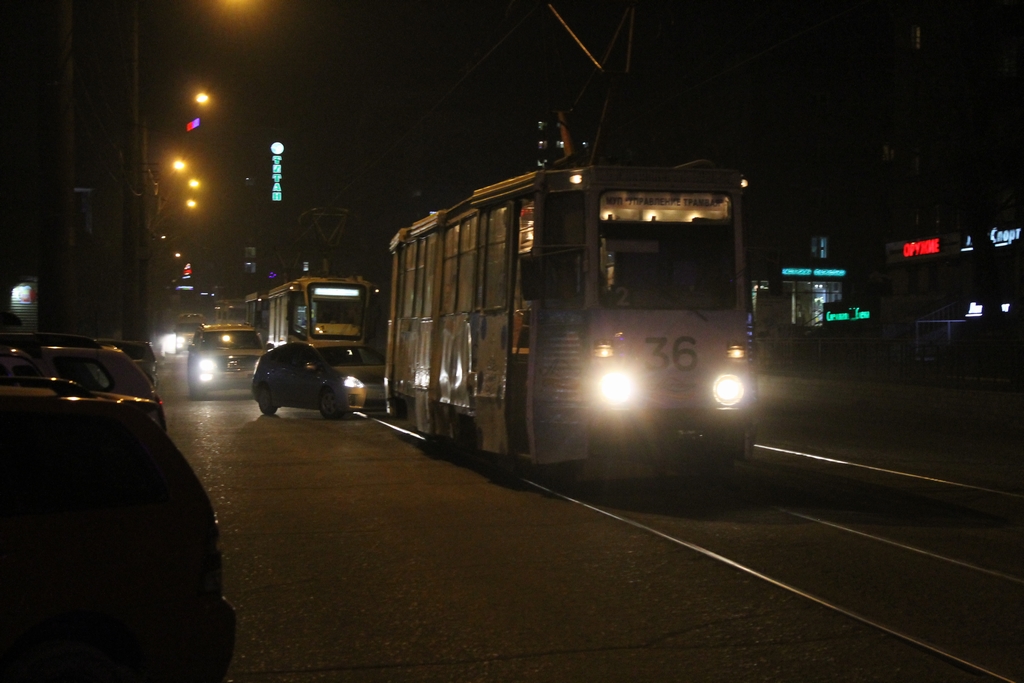 Движение было перекрыто полностью, и автотранспорта, и трамваев