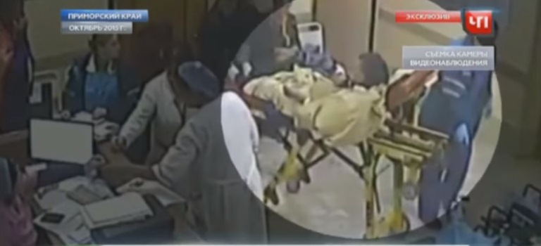 Пациент умер, упав с каталки в больнице Уссурийска