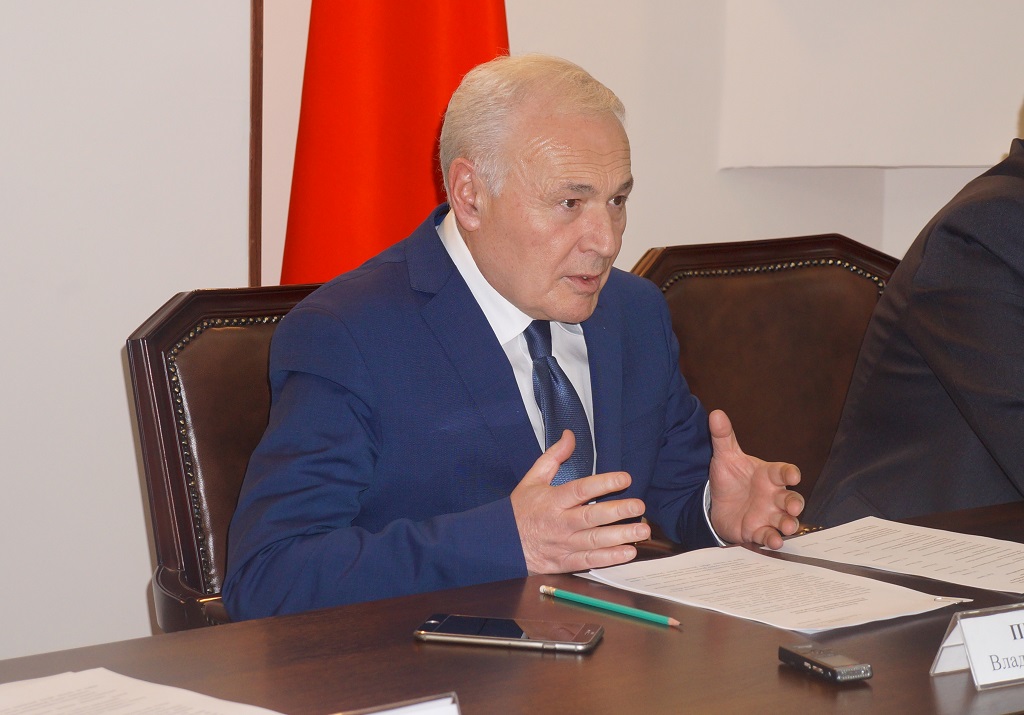 Губернатор Колымы Владимир Печеный