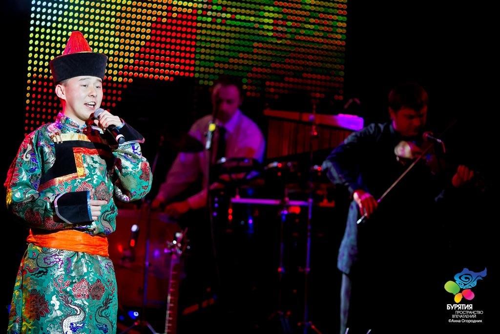 Во время выступления