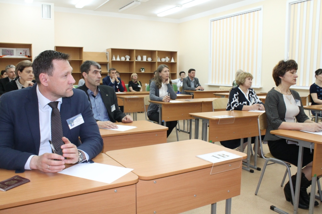 Родители хабаровских выпускников "сдали ЕГЭ"