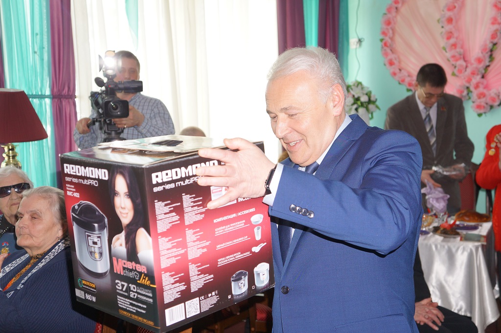 Подарки от губернатора